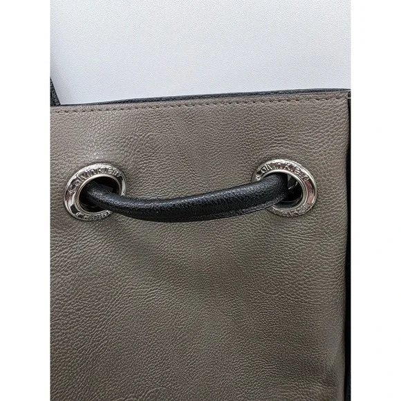 Calvin Klein Grey Leather Purse Tote Bag with Matching Pouch Magntic Closure /RR - Picture 4 of 9